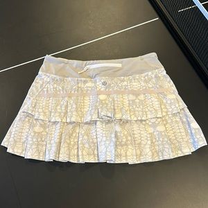 Lululemon: Pace Setter Skirt (Regular)
Color: White / Reflective Glacier Lace